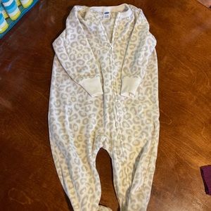 Old Navy's Micro Fleece Leopard-Print Footie Pajama 18-24 month